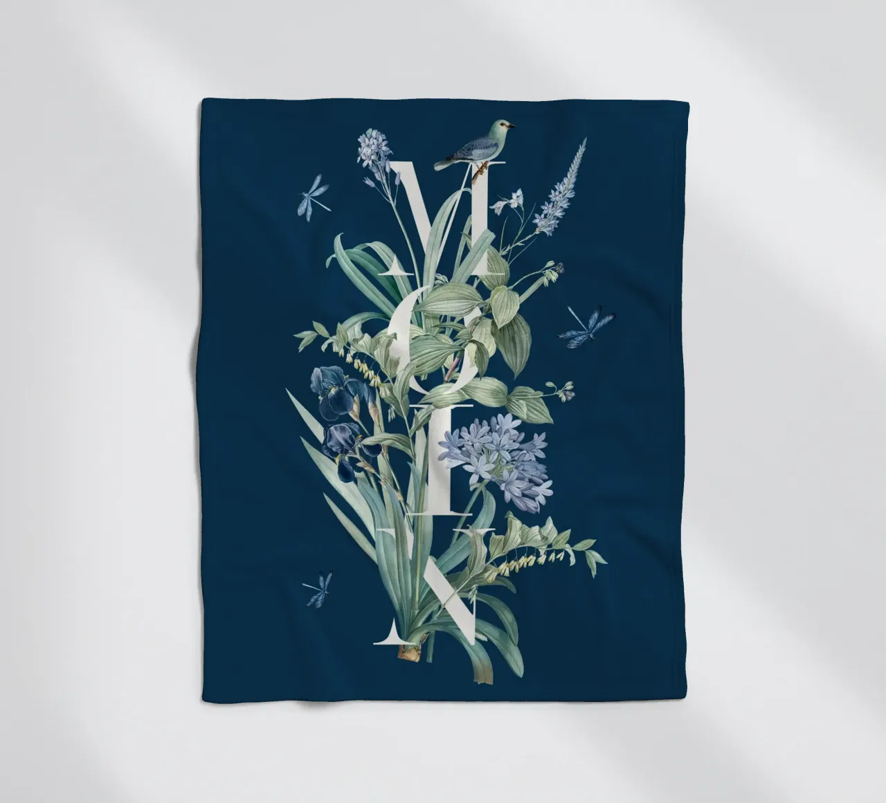 Moin Botanik Bianco Vintage Blu coperta in pile da Studio Frances M