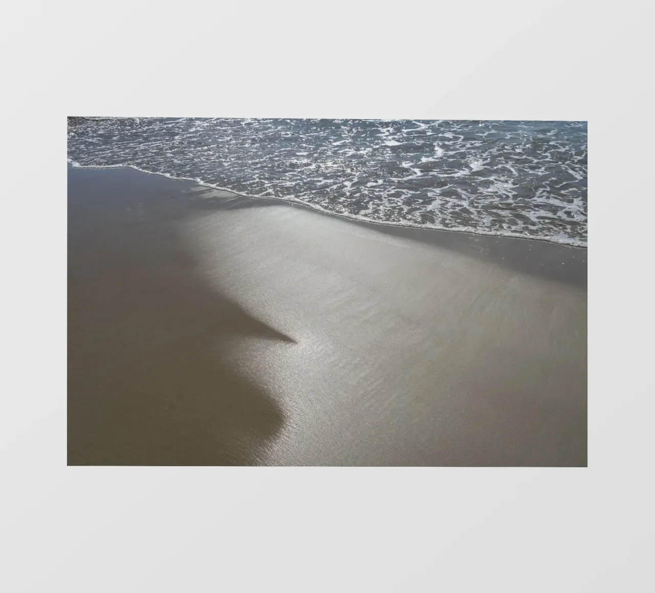 Silberne Reflexionen im nassen Sand PVC Plane von Adriana Mueller