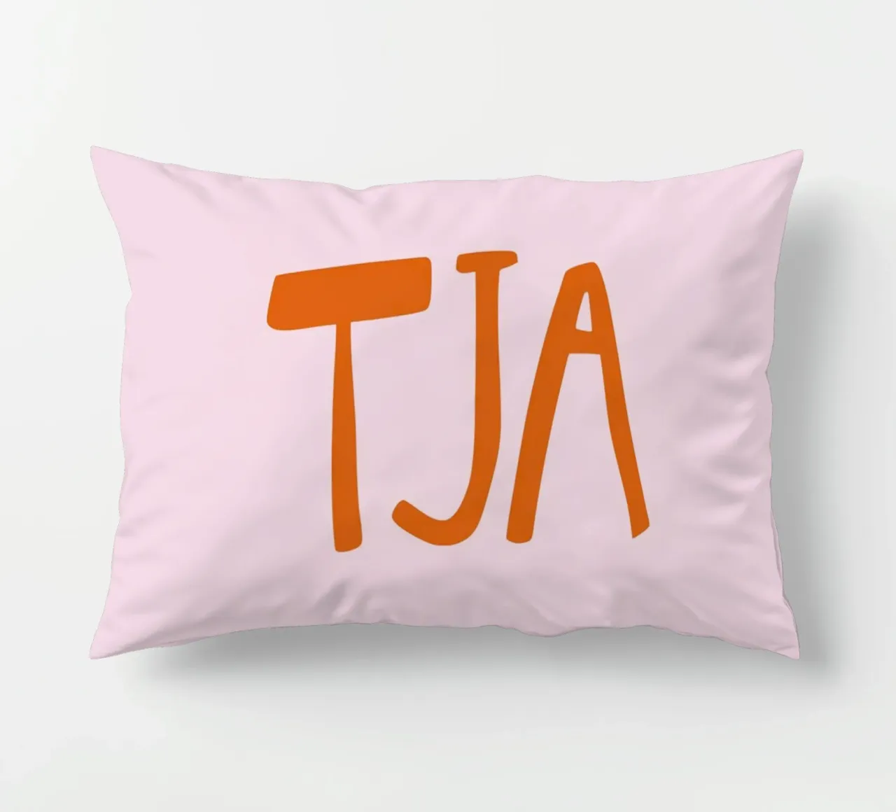 Tja Minimal Typography cuscino da EverLuvv Studio