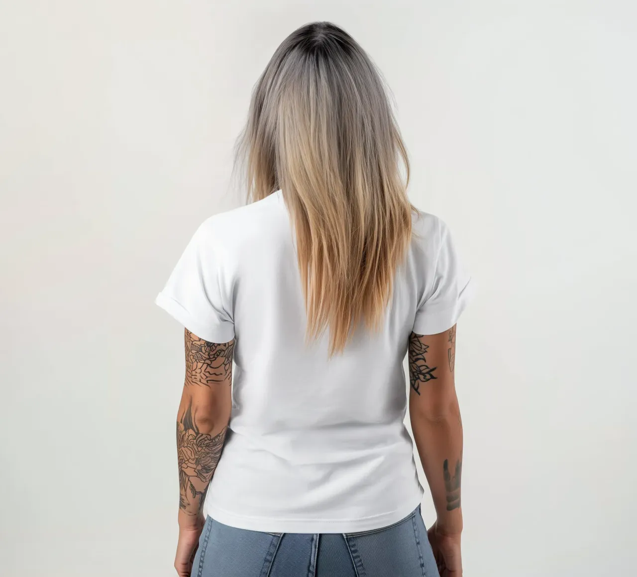 Nicht Doch! Typography t-shirt da EverLuvv Studio