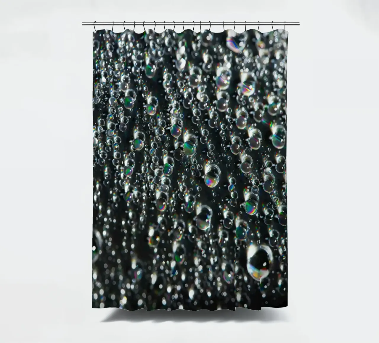 Faszinierende Wassertropfen in Regenbogenfarben Duschvorhang von Romy Mueller Waterworld