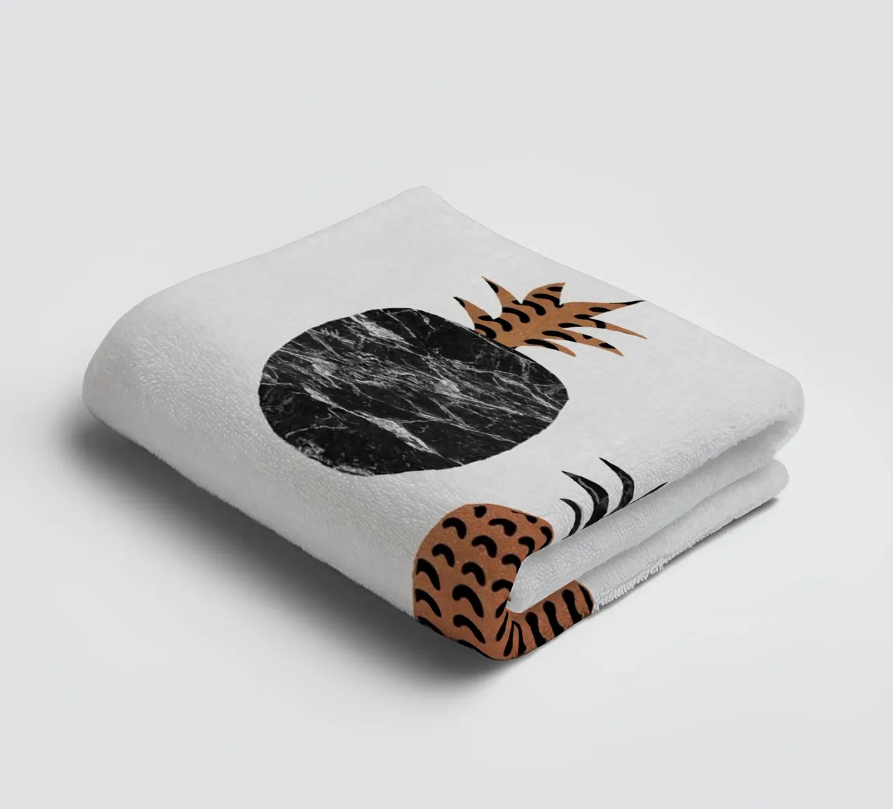 Scandi Pineapples asciugamano da bagno da Orara Studio