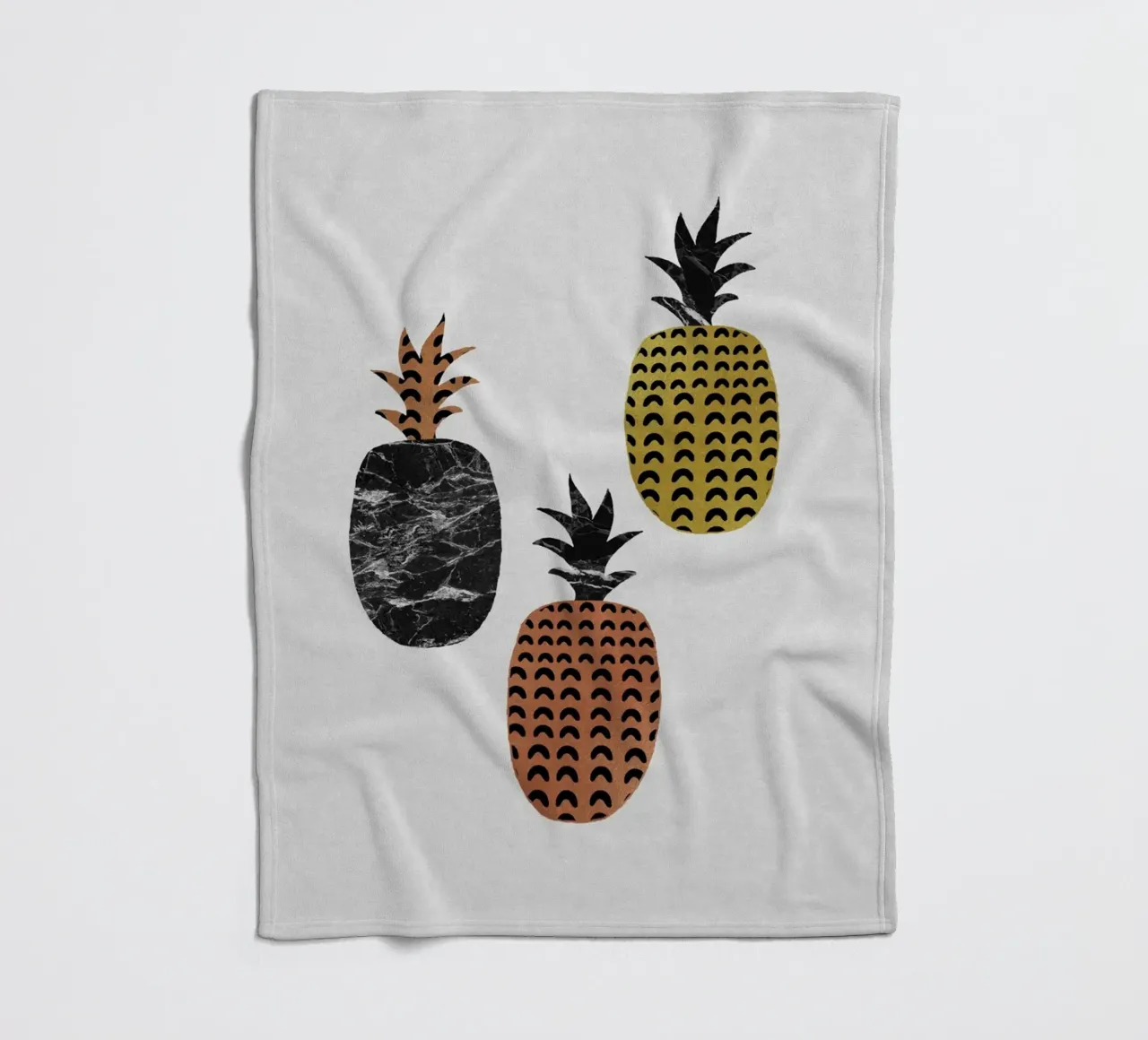 Scandi Pineapples coperta in pile da Orara Studio