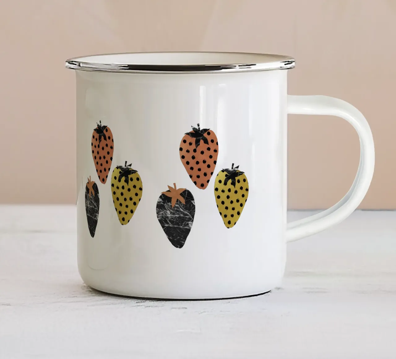 Fragole scandinave tazza in smalto da Orara Studio