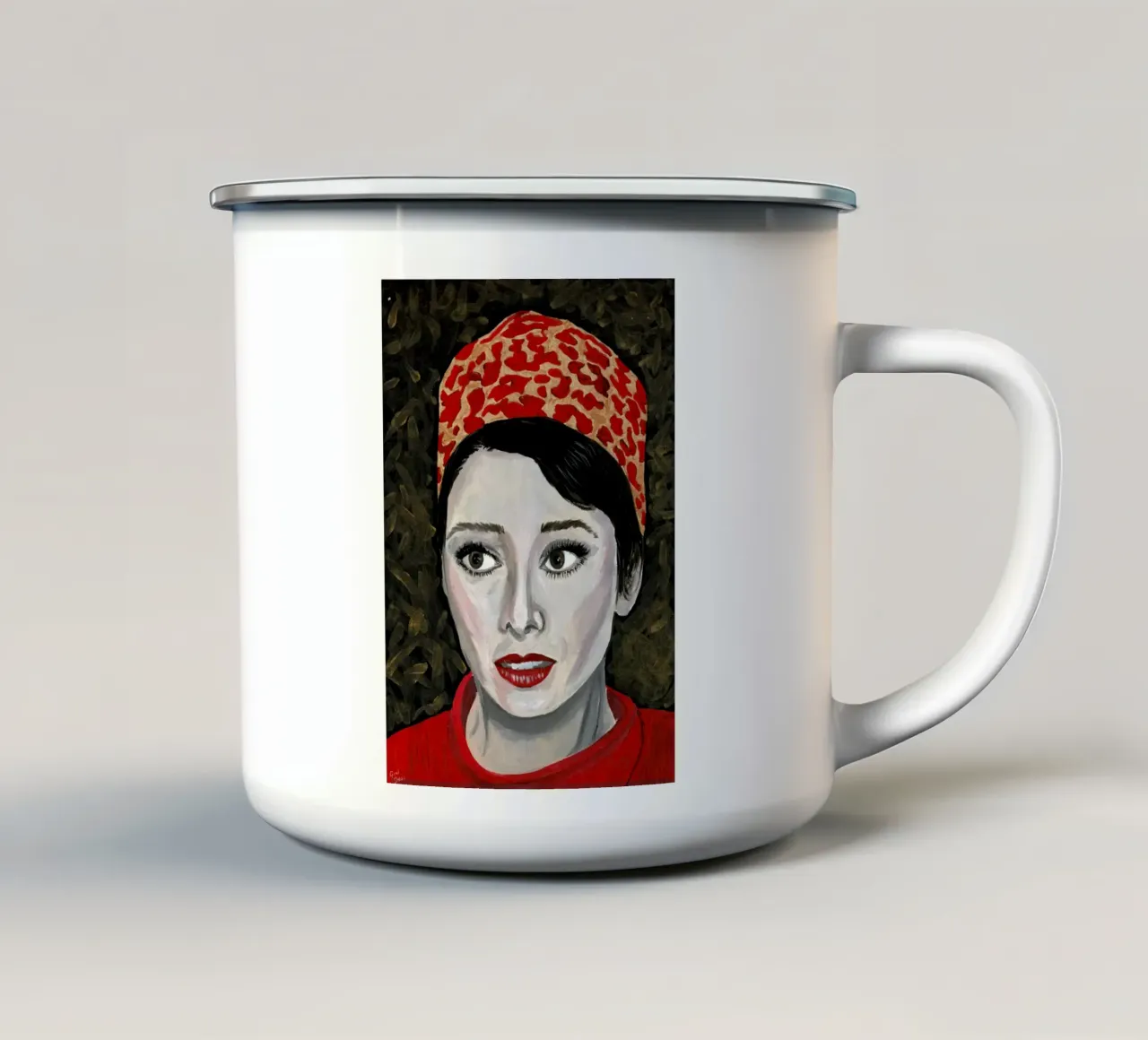 Audrey Hepburn in rosso tazza in smalto da Interior Edit & House Staging