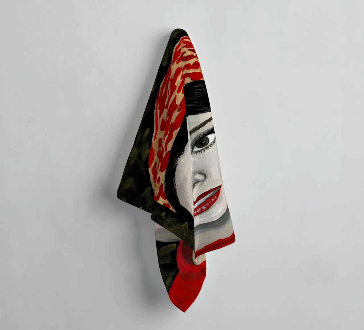 Audrey Hepburn in rosso asciugamano da bagno da Interior Edit & House Staging