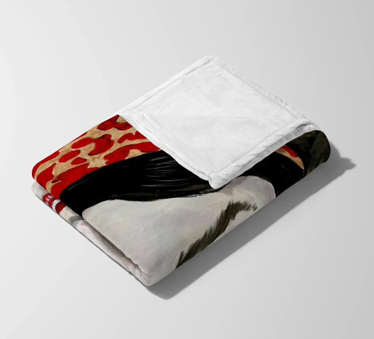 Audrey Hepburn in rosso coperta in pile da Interior Edit & House Staging