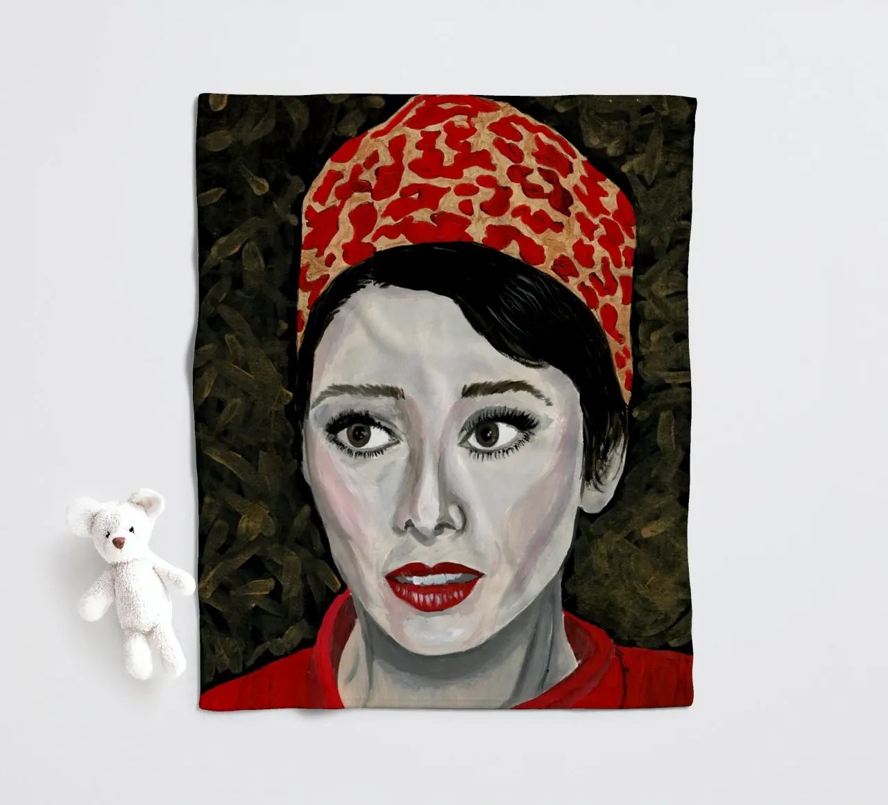 Audrey Hepburn in rosso coperta in pile da Interior Edit & House Staging