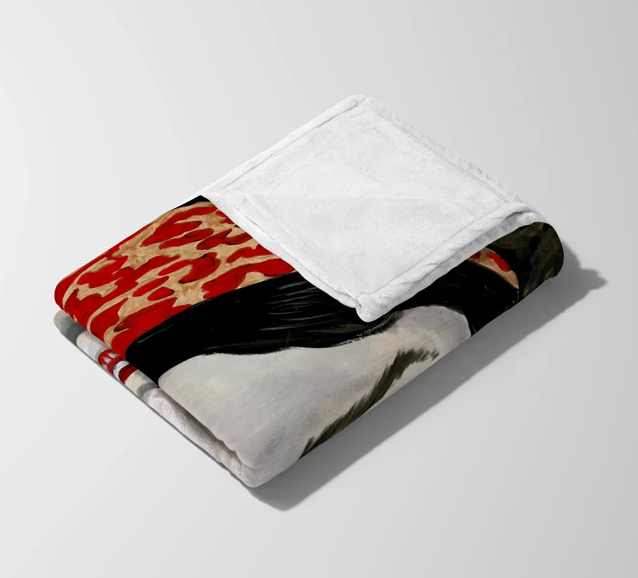 Audrey Hepburn in rosso coperta in pile da Interior Edit & House Staging