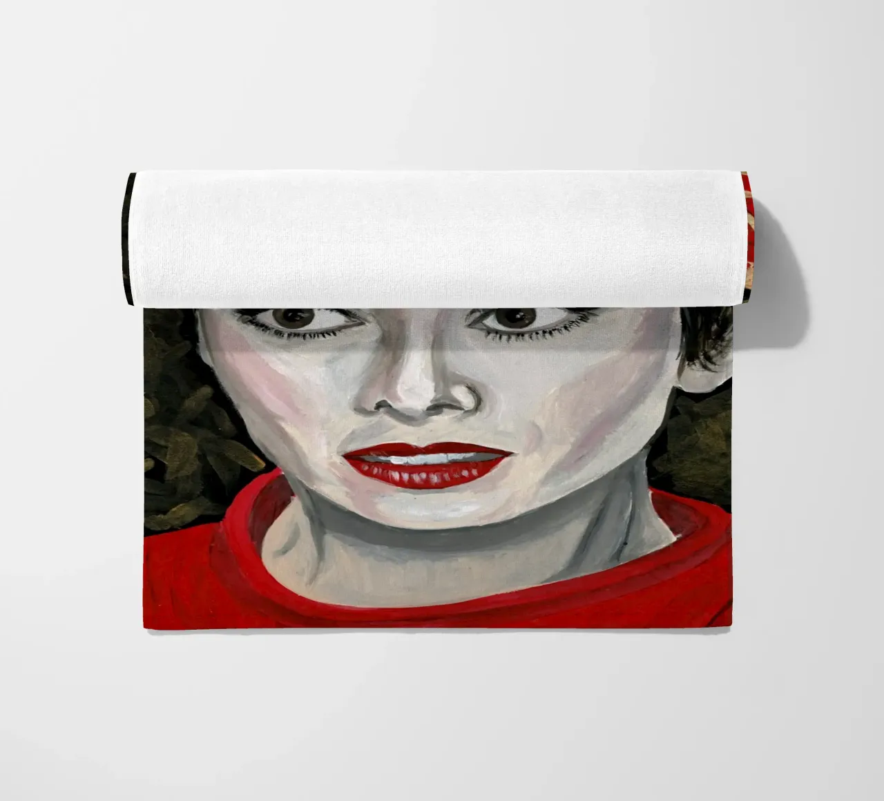 Audrey Hepburn in rosso telo mare da Interior Edit & House Staging