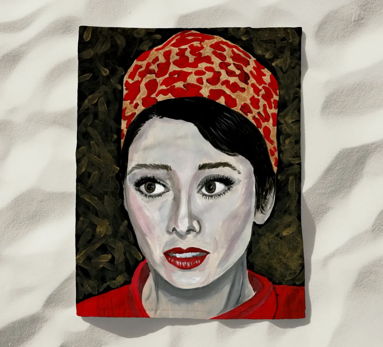 Audrey Hepburn in rosso telo mare da Interior Edit & House Staging