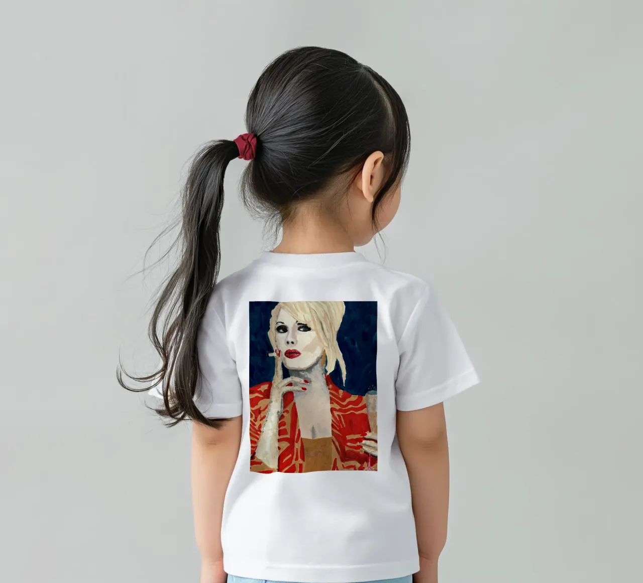 Patsy in blu Aia t-shirt bambini da Interior Edit & House Staging