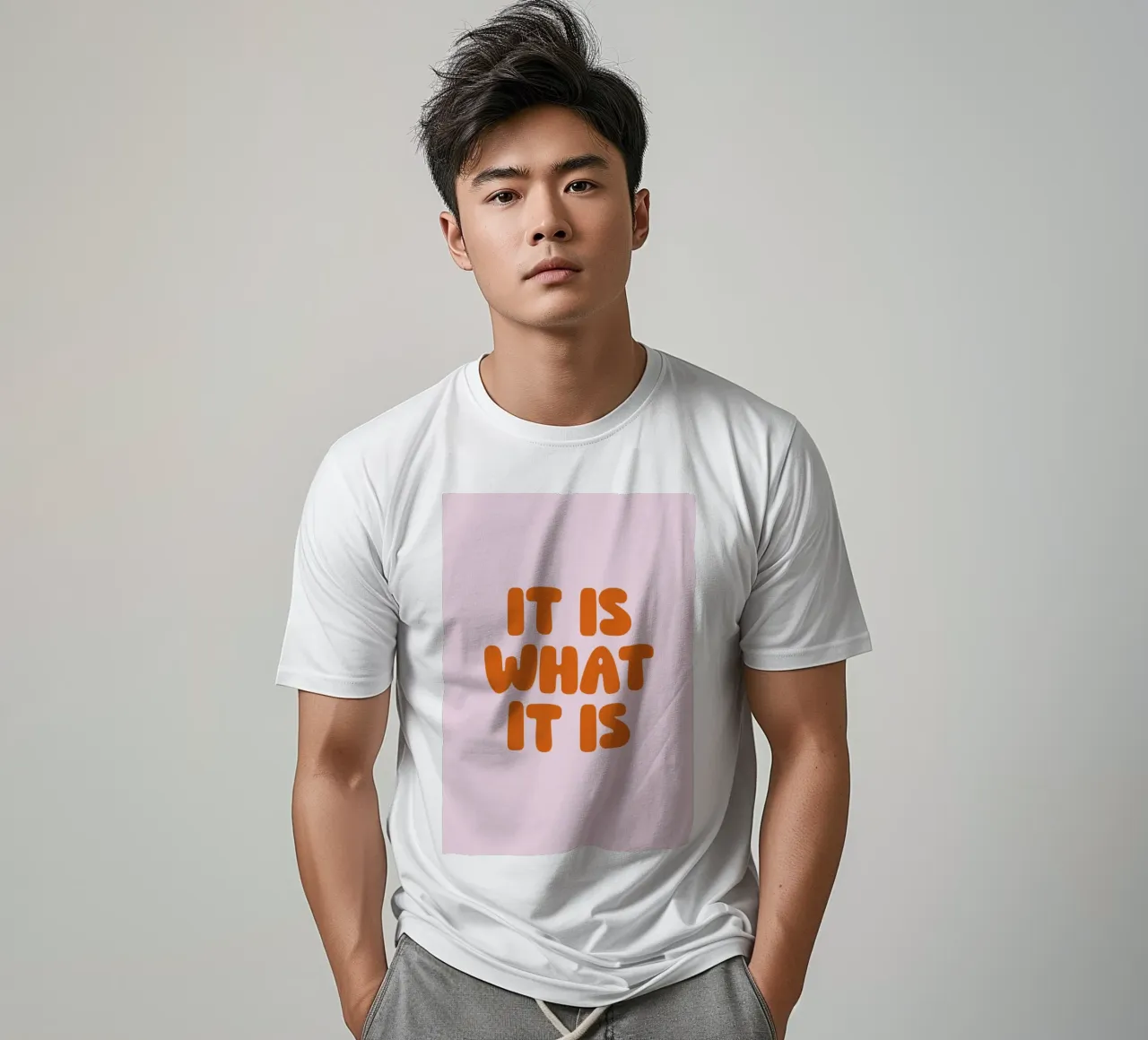 It Is What It Is, Minimal Quote, Modern Typography t-shirt da EverLuvv Studio