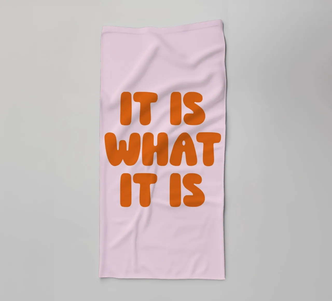 It Is What It Is, Minimal Quote, Modern Typography asciugamano da bagno da EverLuvv Studio