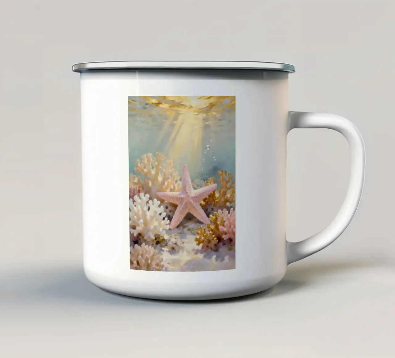 Gouden rif Zeesterren in gouden licht emaille mok van Trinkets NL Design Studio