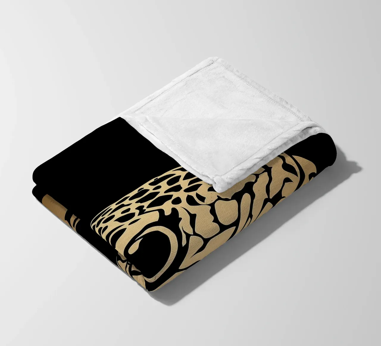 Design a serpente dorato coperta in pile da Autofocus