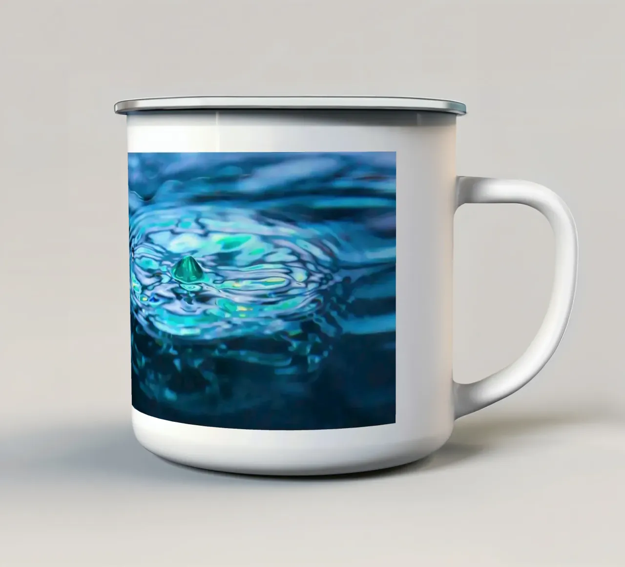 Il tranquillo fiore d'acqua tazza in smalto da Romy Mueller Waterworld