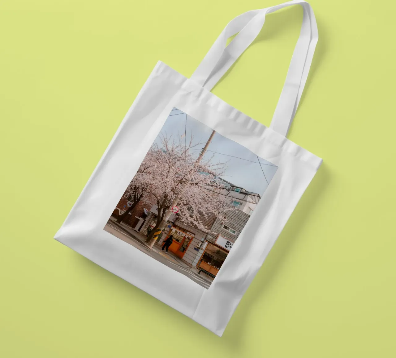 La via dei ciliegi in fiore a Seul, Corea del Sud borsa in juta da mbgraphx2