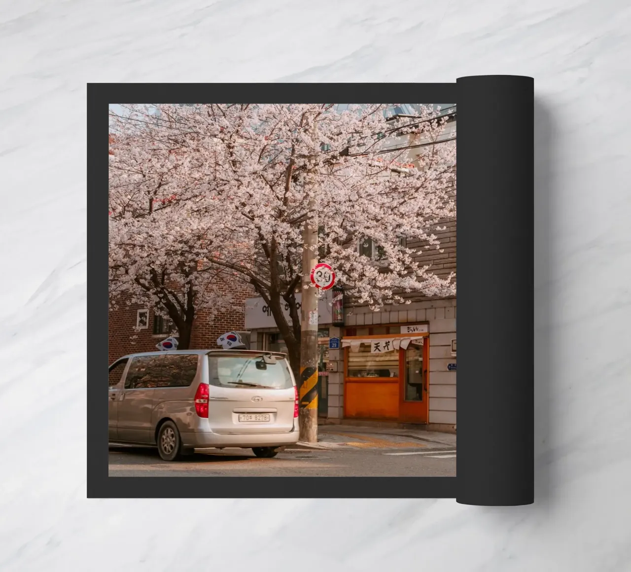 La via dei ciliegi in fiore a Seul, Corea del Sud zerbino da mbgraphx2