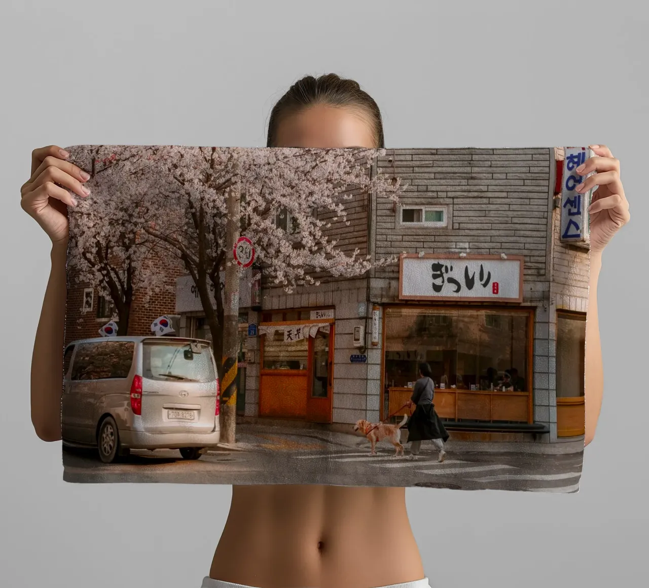 La via dei ciliegi in fiore a Seul, Corea del Sud asciugamano da bagno da mbgraphx2