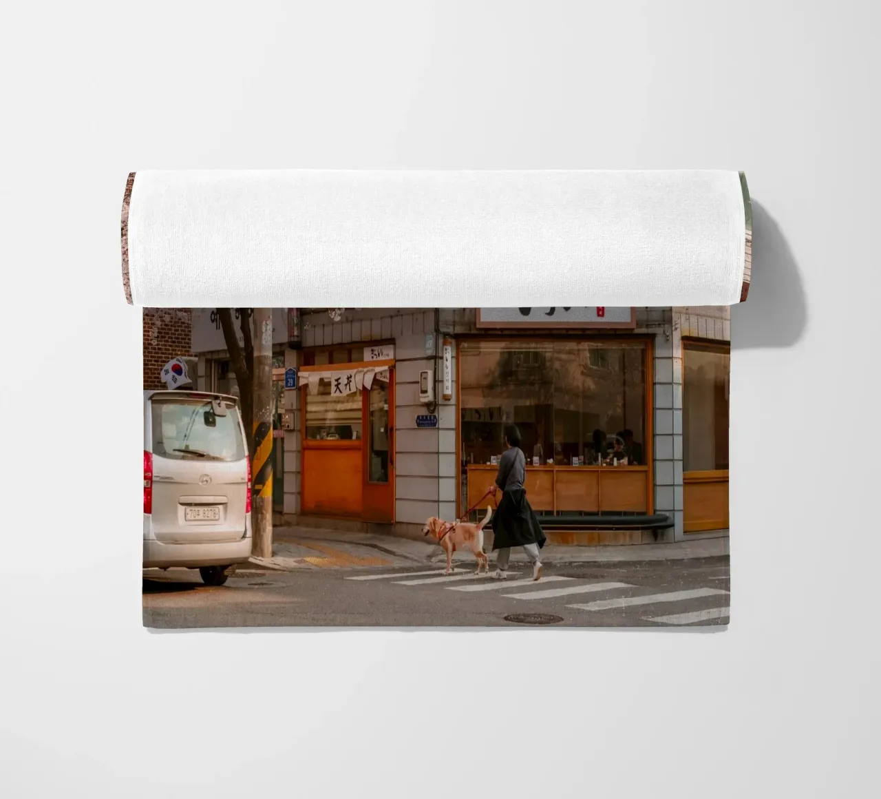 La via dei ciliegi in fiore a Seul, Corea del Sud telo mare da mbgraphx2