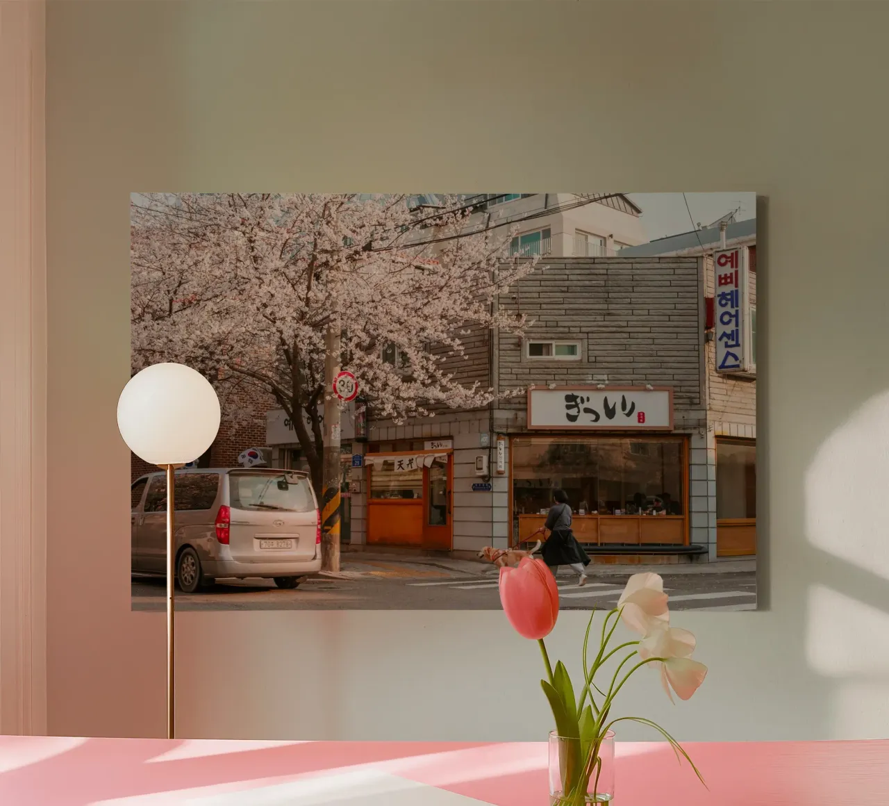 La via dei ciliegi in fiore a Seul, Corea del Sud tela da mbgraphx2