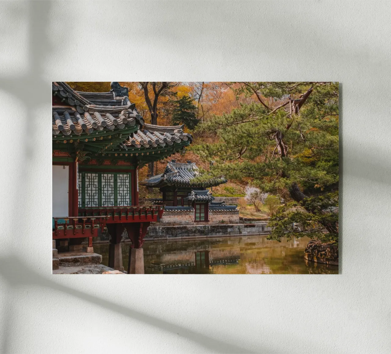 Stagno del giardino segreto di Huwon a Seul, Corea del Sud plexiglass da mbgraphx2