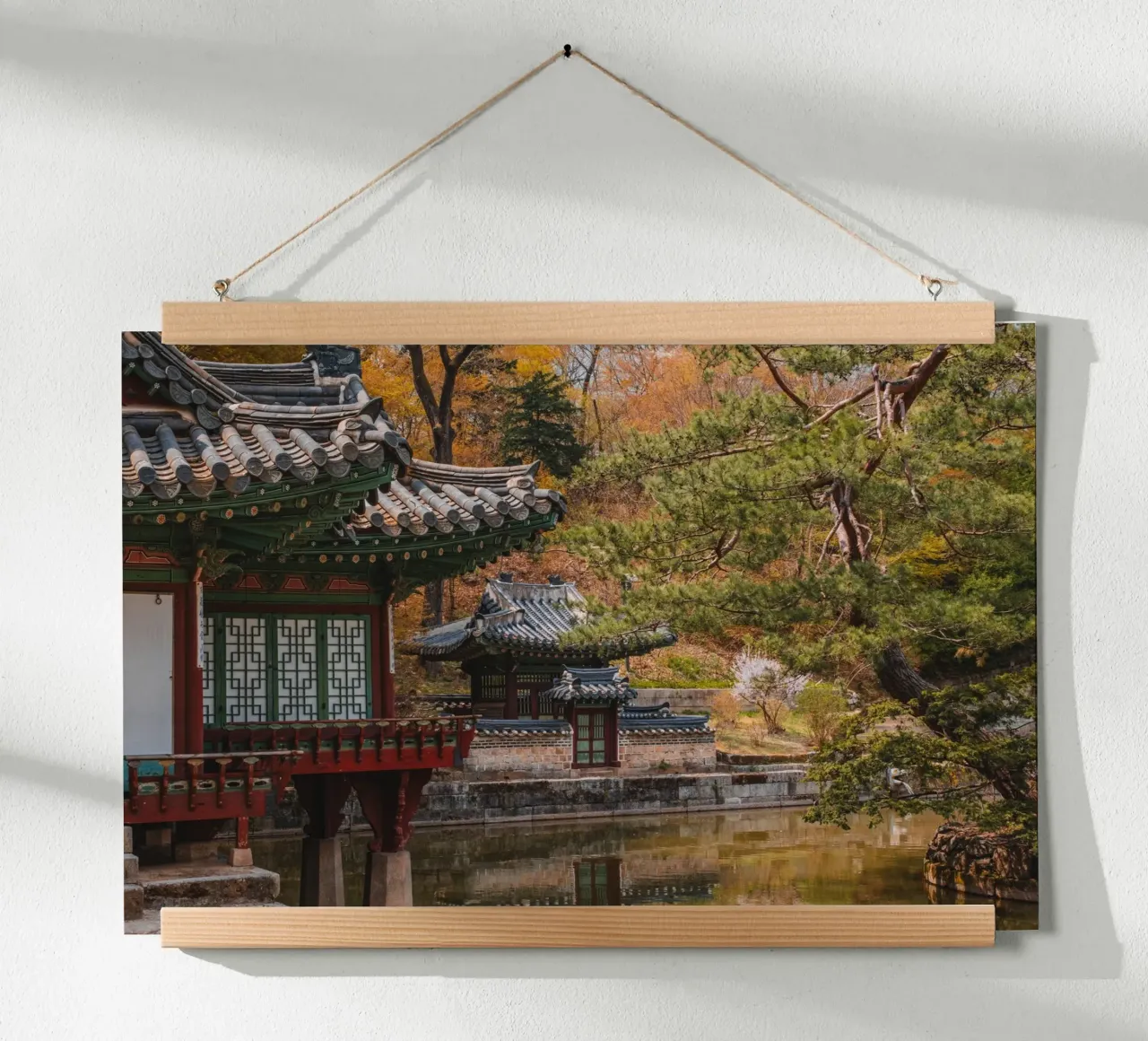 Stagno del giardino segreto di Huwon a Seul, Corea del Sud carta hahnemühle da mbgraphx2