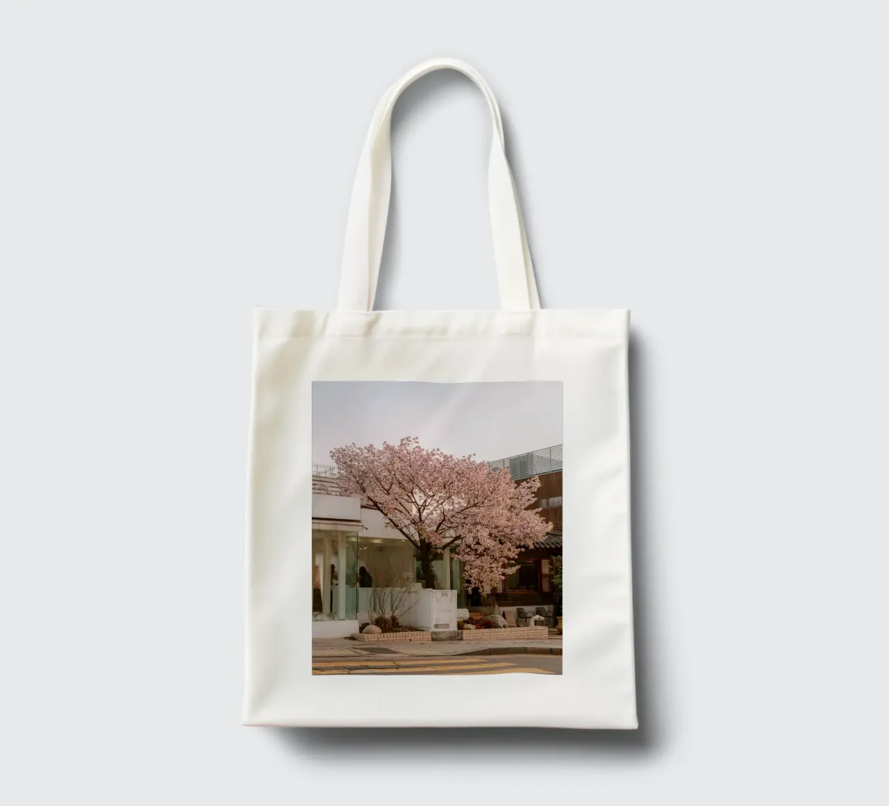 Alba dei ciliegi in fiore a Seul, Corea del Sud borsa in juta da mbgraphx2