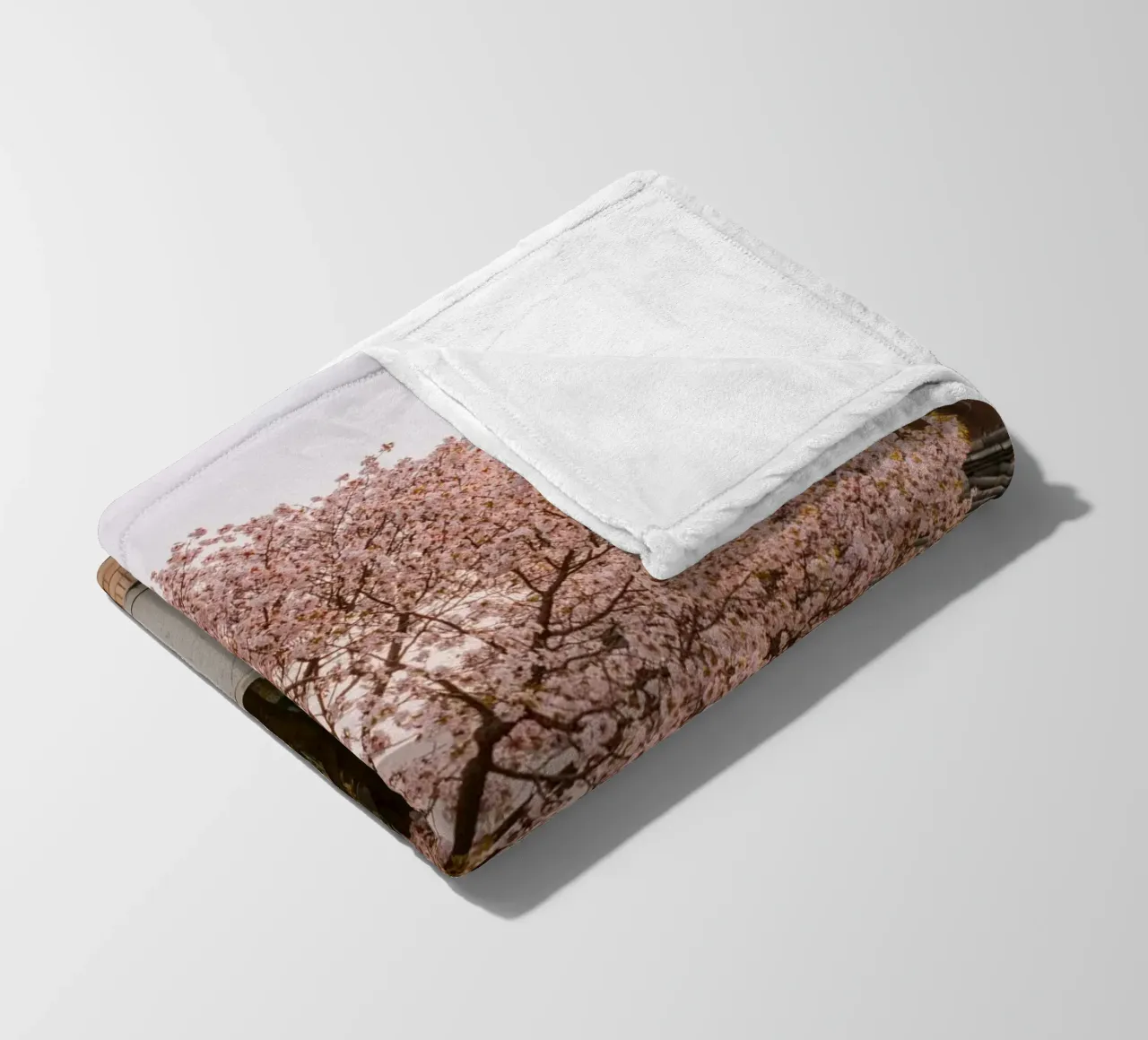 Alba dei ciliegi in fiore a Seul, Corea del Sud coperta in pile da mbgraphx2