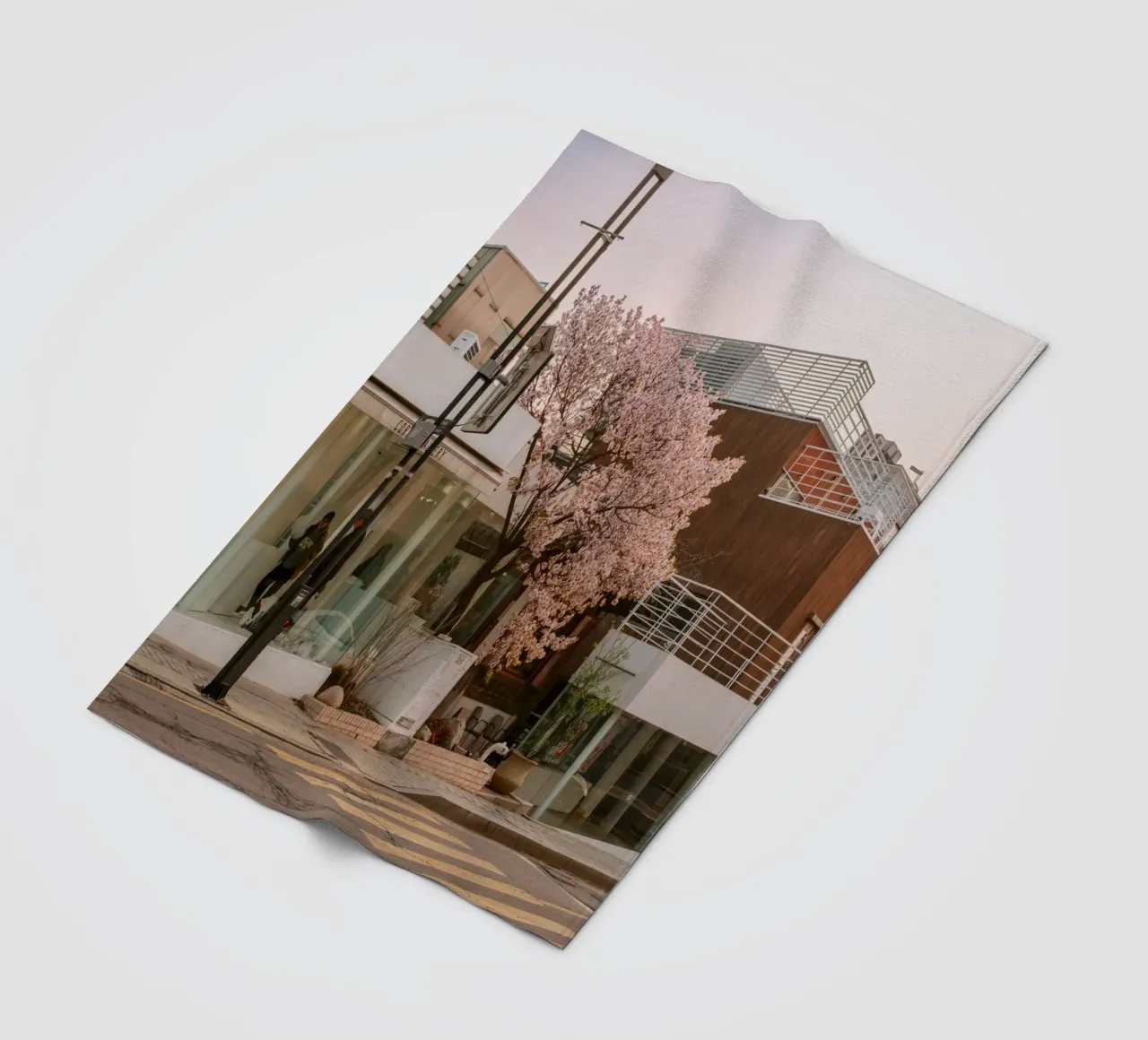 Alba dei ciliegi in fiore a Seul, Corea del Sud coperta in pile da mbgraphx2