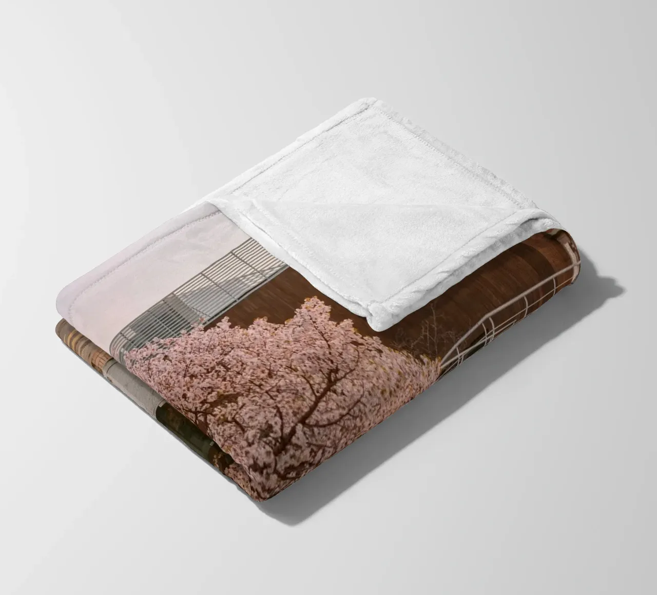 Alba dei ciliegi in fiore a Seul, Corea del Sud coperta in pile da mbgraphx2