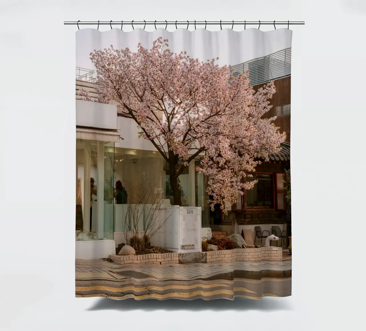 Alba dei ciliegi in fiore a Seul, Corea del Sud tenda da doccia da mbgraphx2