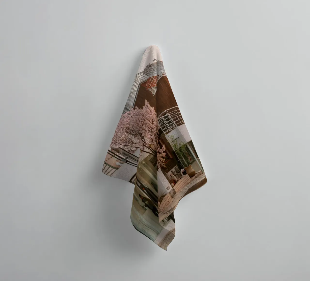 Alba dei ciliegi in fiore a Seul, Corea del Sud asciugamano da bagno da mbgraphx2