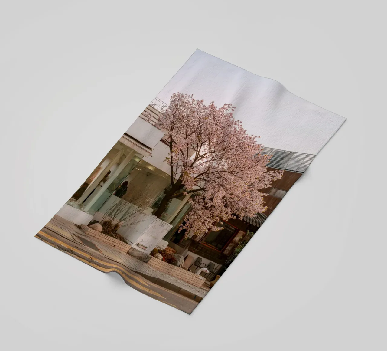 Alba dei ciliegi in fiore a Seul, Corea del Sud telo mare da mbgraphx2