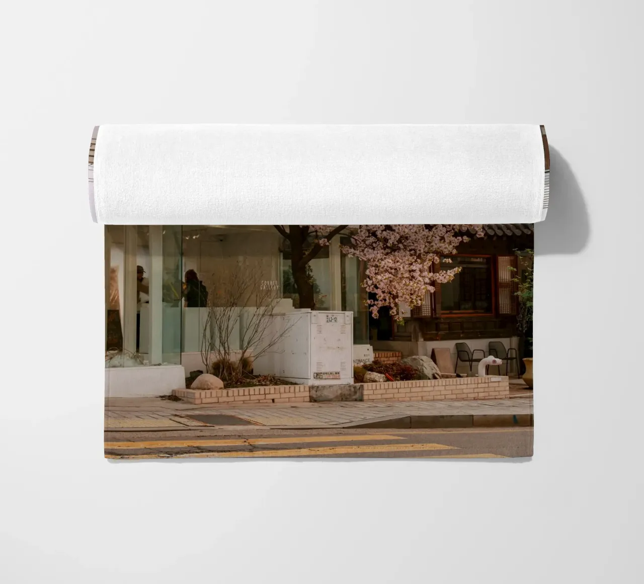 Alba dei ciliegi in fiore a Seul, Corea del Sud telo mare da mbgraphx2