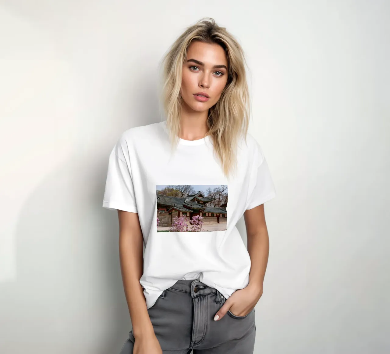 Palazzo Changdeokgung a Seul, Corea del Sud t-shirt da mbgraphx2