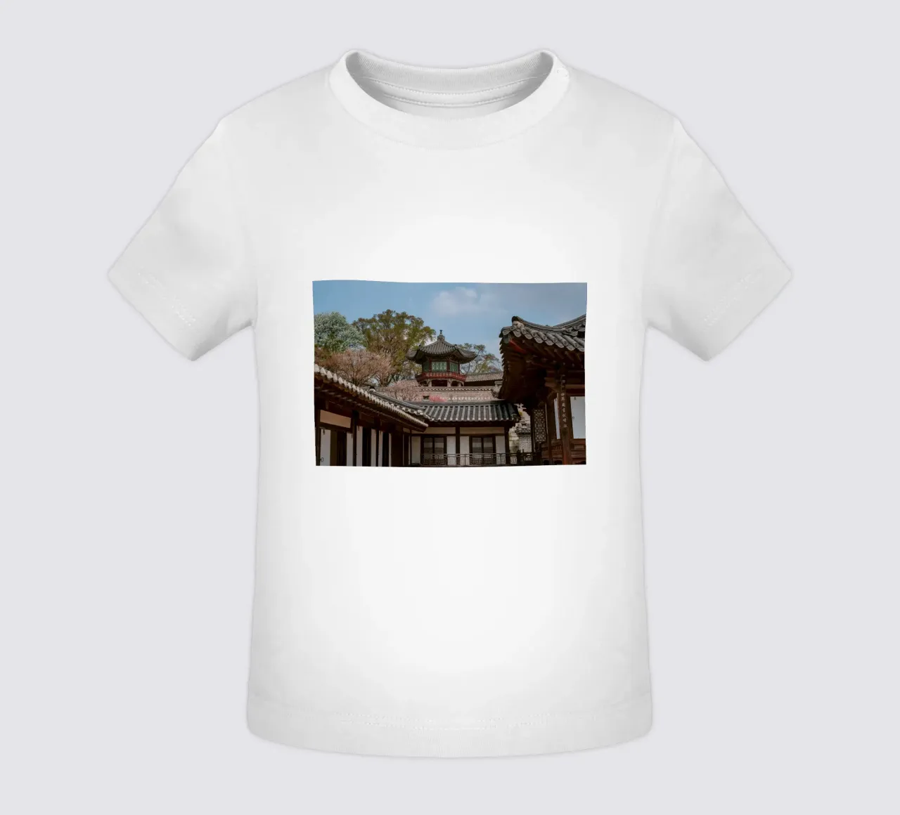Koreaanse tempel in Seoul, Zuid-Korea baby t-shirt van mbgraphx2