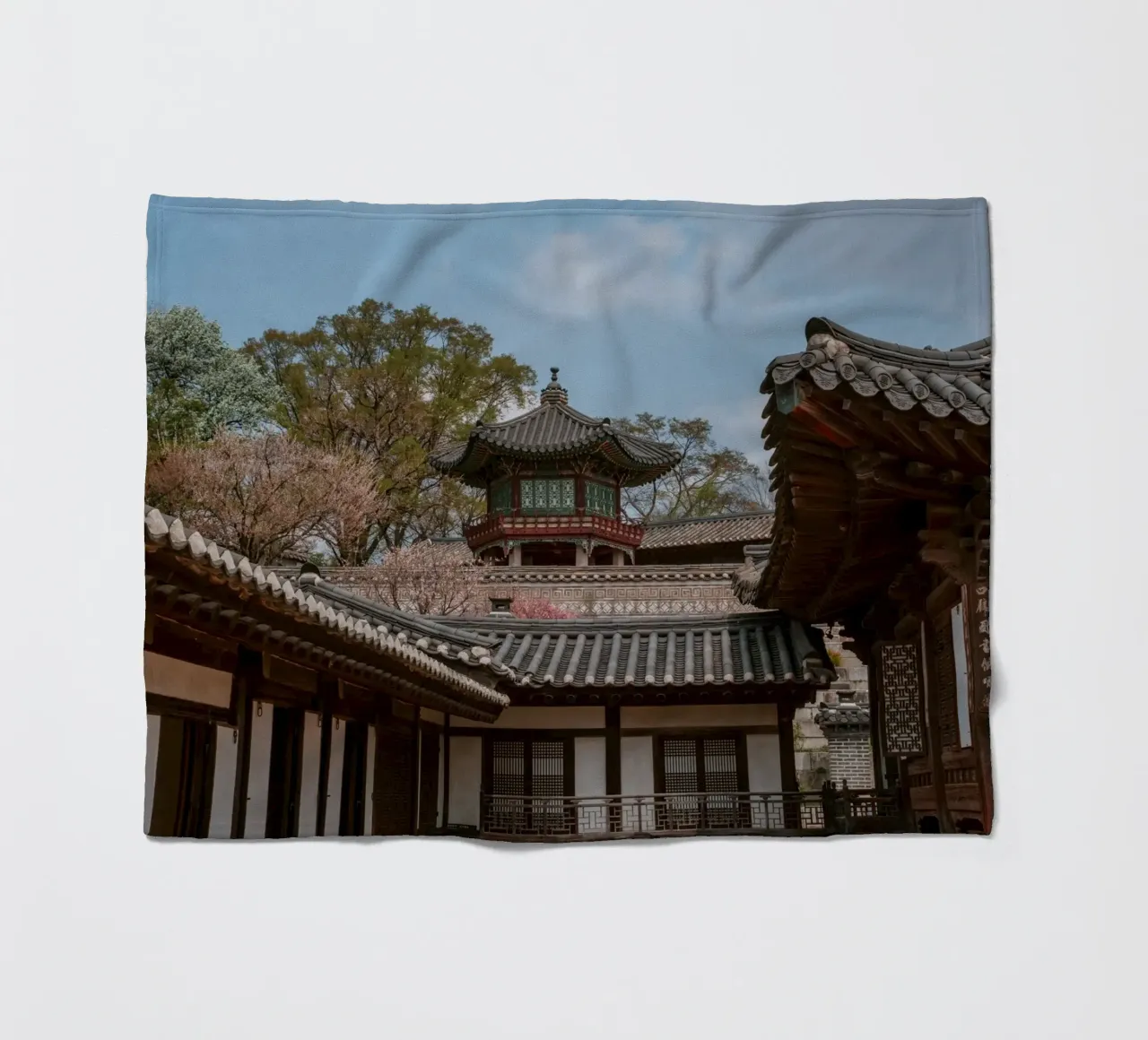 Tempio coreano a Seul, Corea del Sud coperta in pile da mbgraphx2