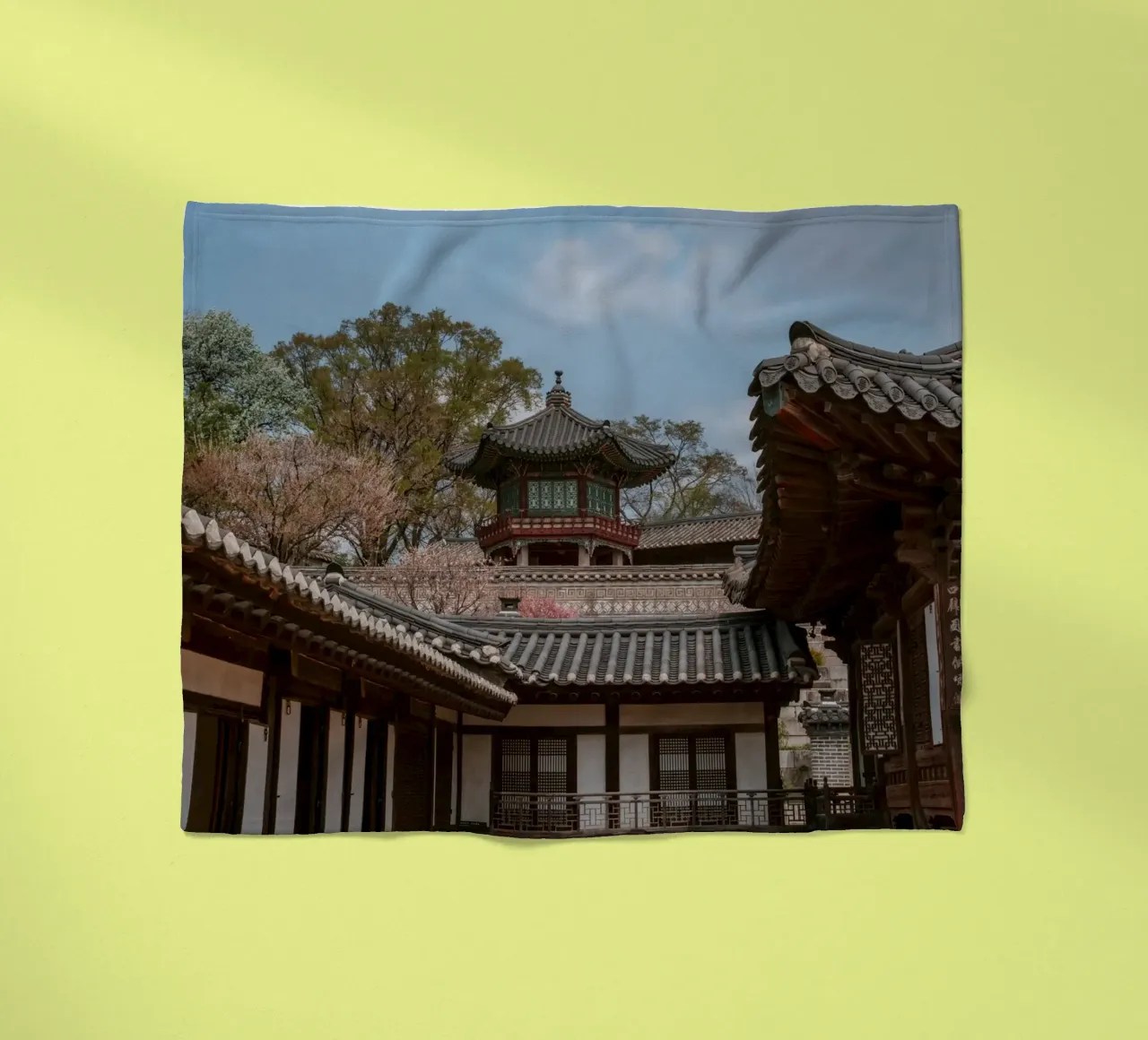 Tempio coreano a Seul, Corea del Sud coperta in pile da mbgraphx2