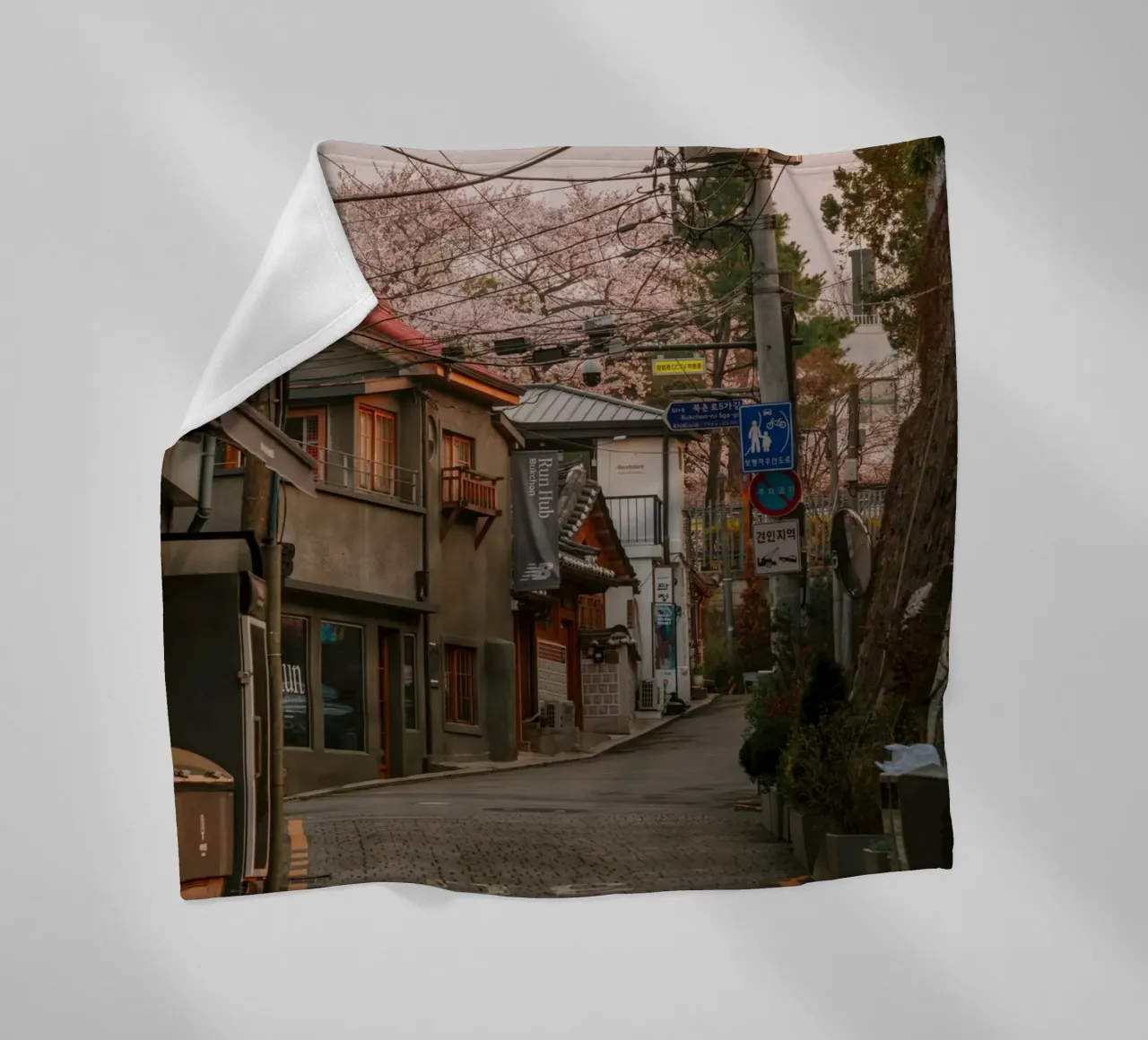 Mattinata nella Seul urbana, Corea del Sud coperta in pile da mbgraphx2