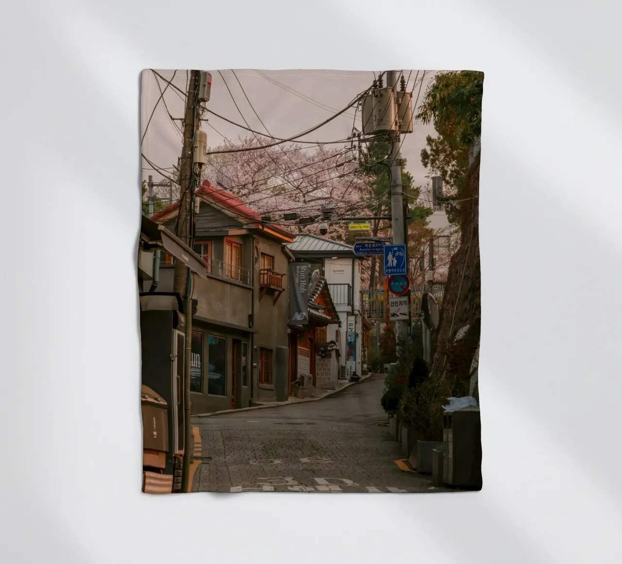 Mattinata nella Seul urbana, Corea del Sud coperta in pile da mbgraphx2