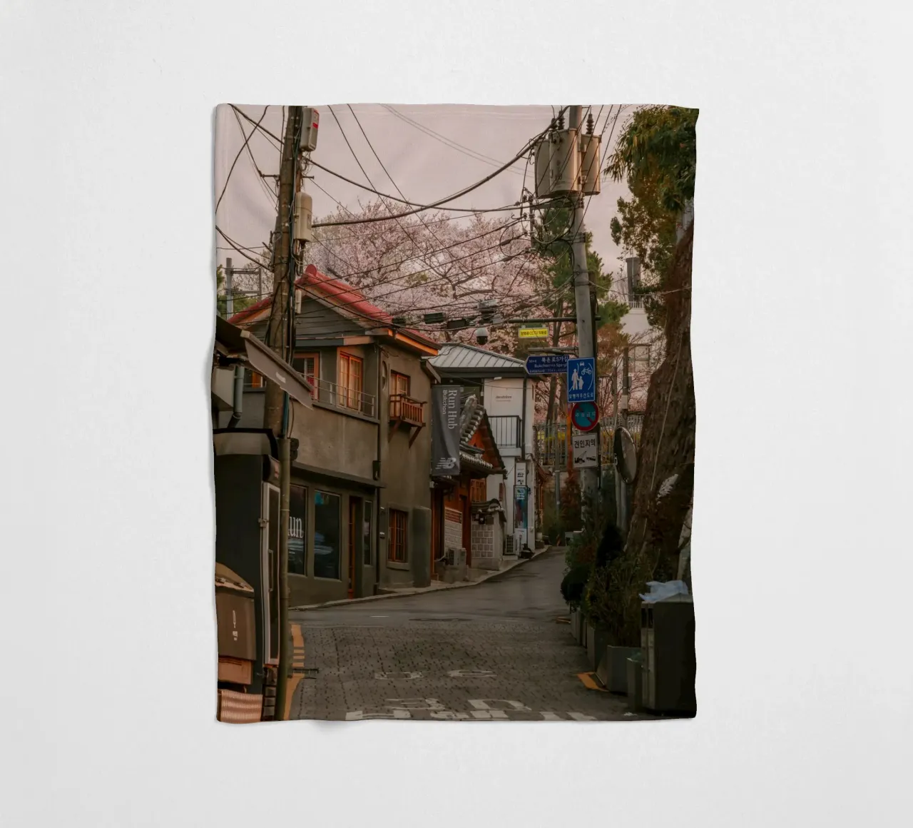 Mattinata nella Seul urbana, Corea del Sud coperta in pile da mbgraphx2