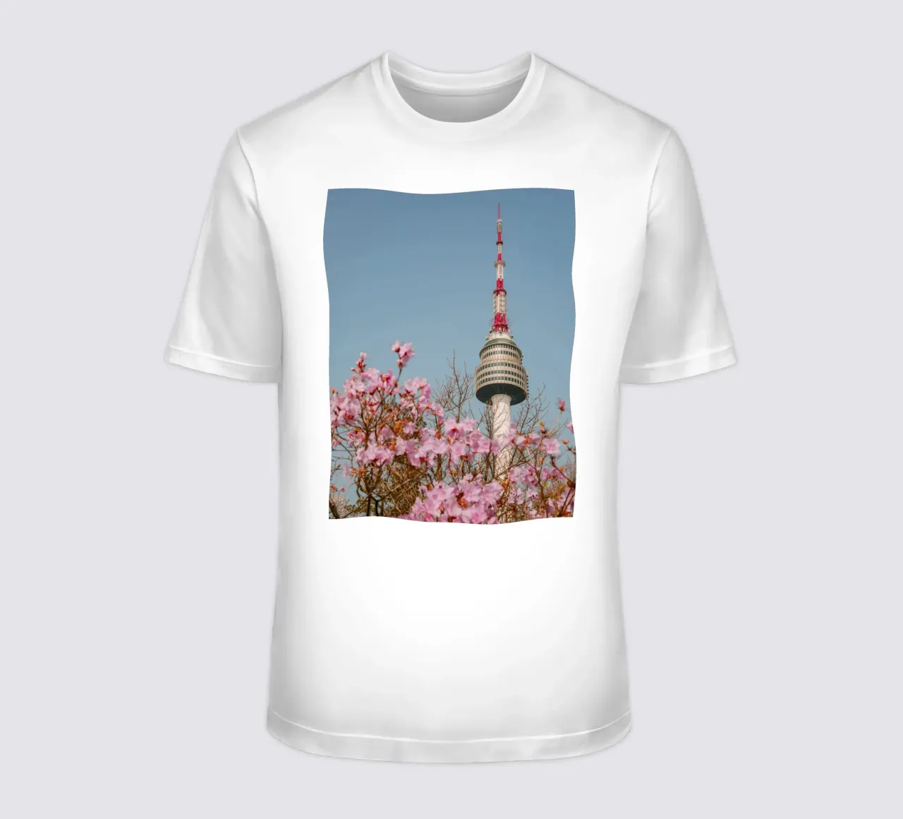 Torre Namsan a Seul, Corea del Sud t-shirt da mbgraphx2