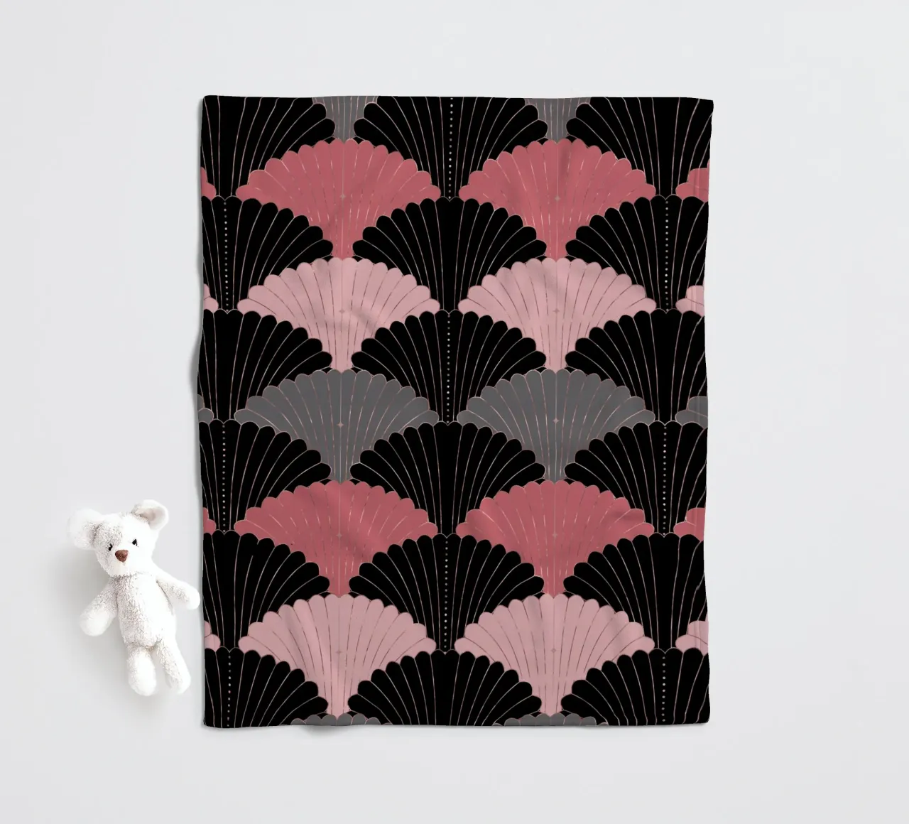 Motif de coquillages Art déco. Rose, gris, noir et reflets dorés plaid polaire de CalliLetters