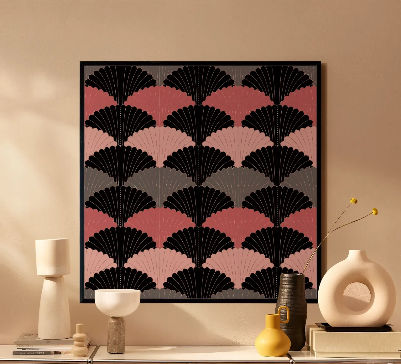 Art Deco schelpenpatroon. Roze, grijs, zwart en gouden glans poster van CalliLetters