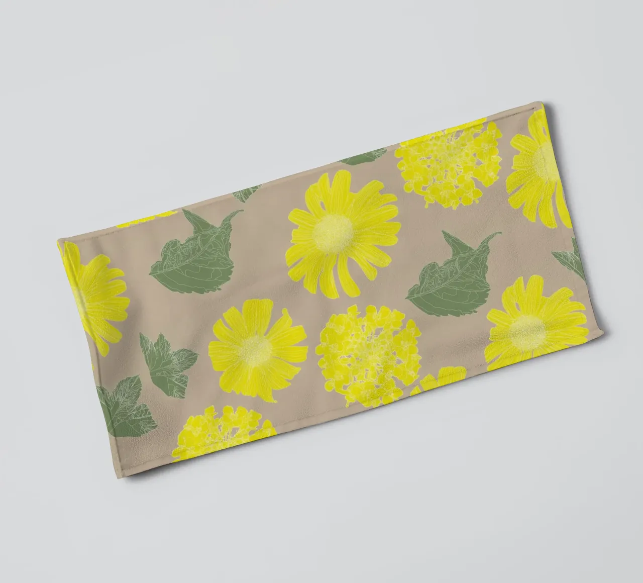 Fleur jaune beige serviette de bain de lauragriesch_art