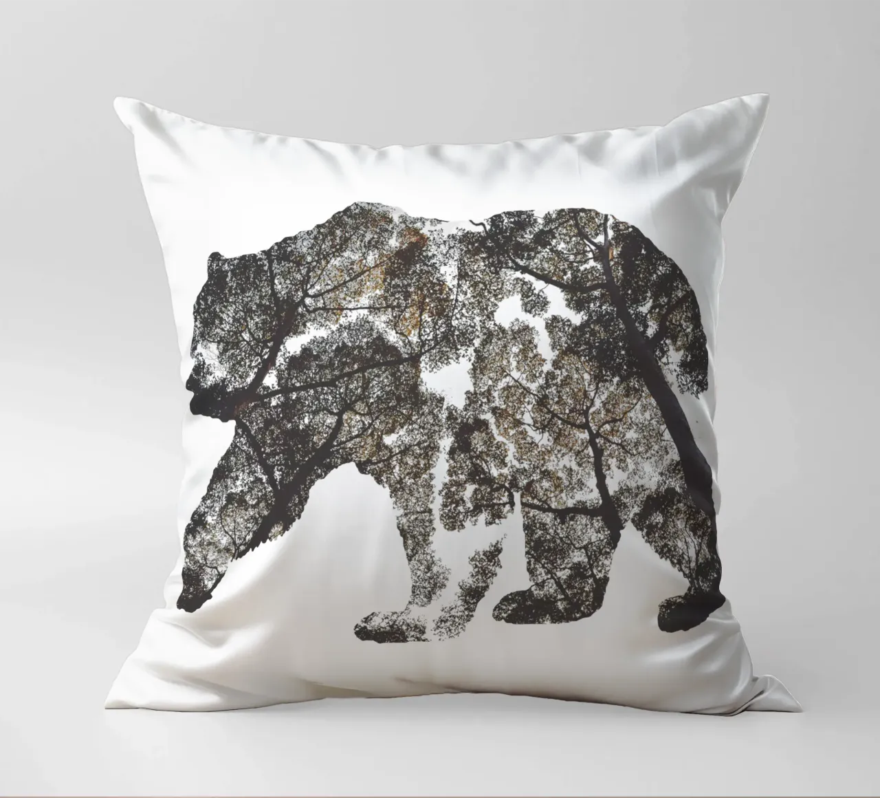 Woods in a Bear cuscino da IndigoBird
