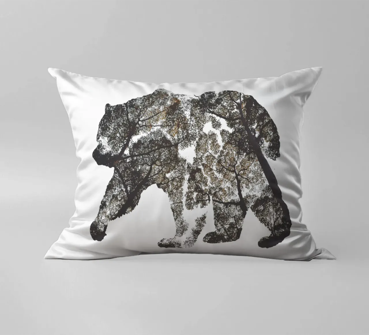 Woods in a Bear cuscino da IndigoBird