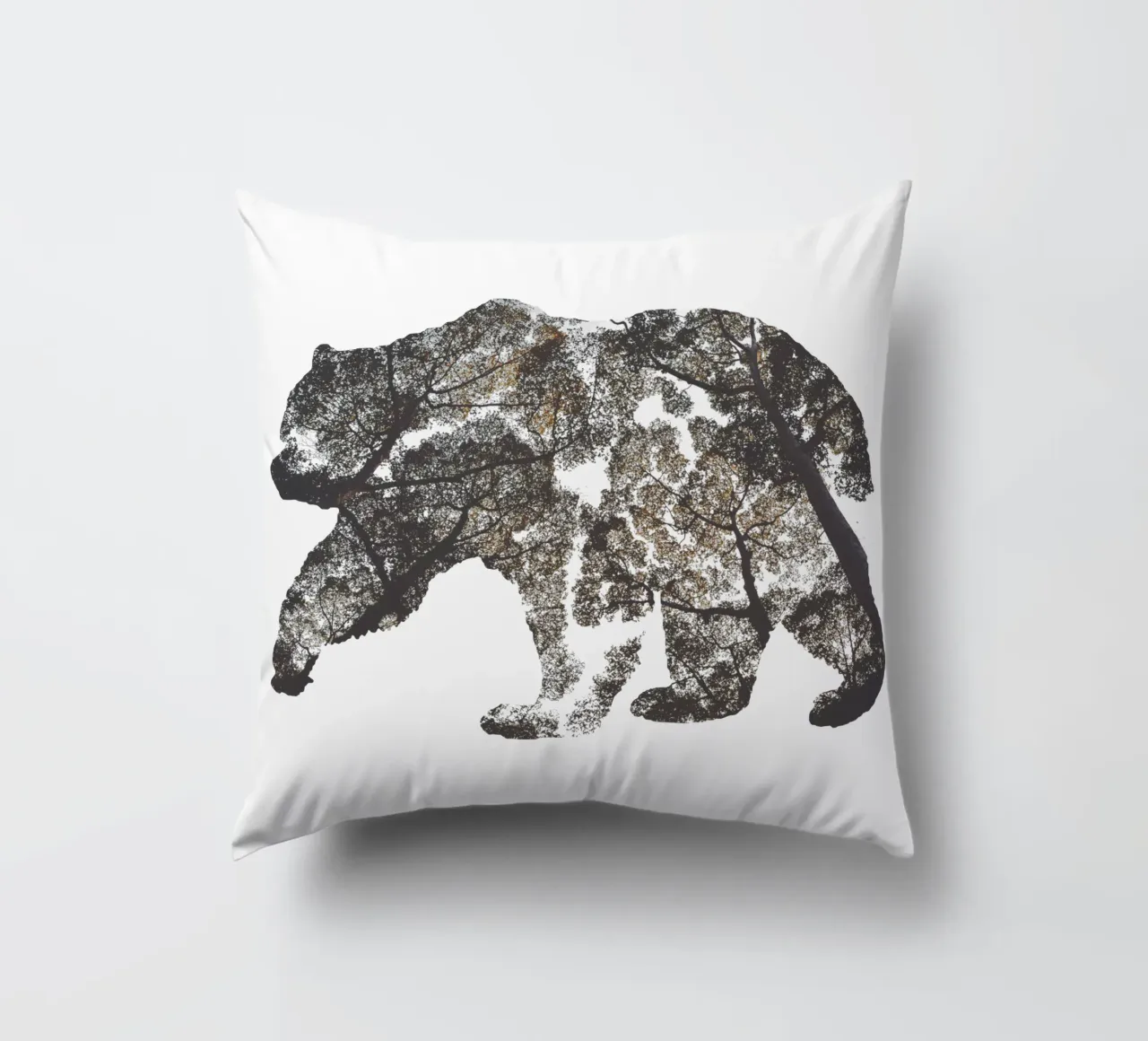 Woods in a Bear cuscino da IndigoBird